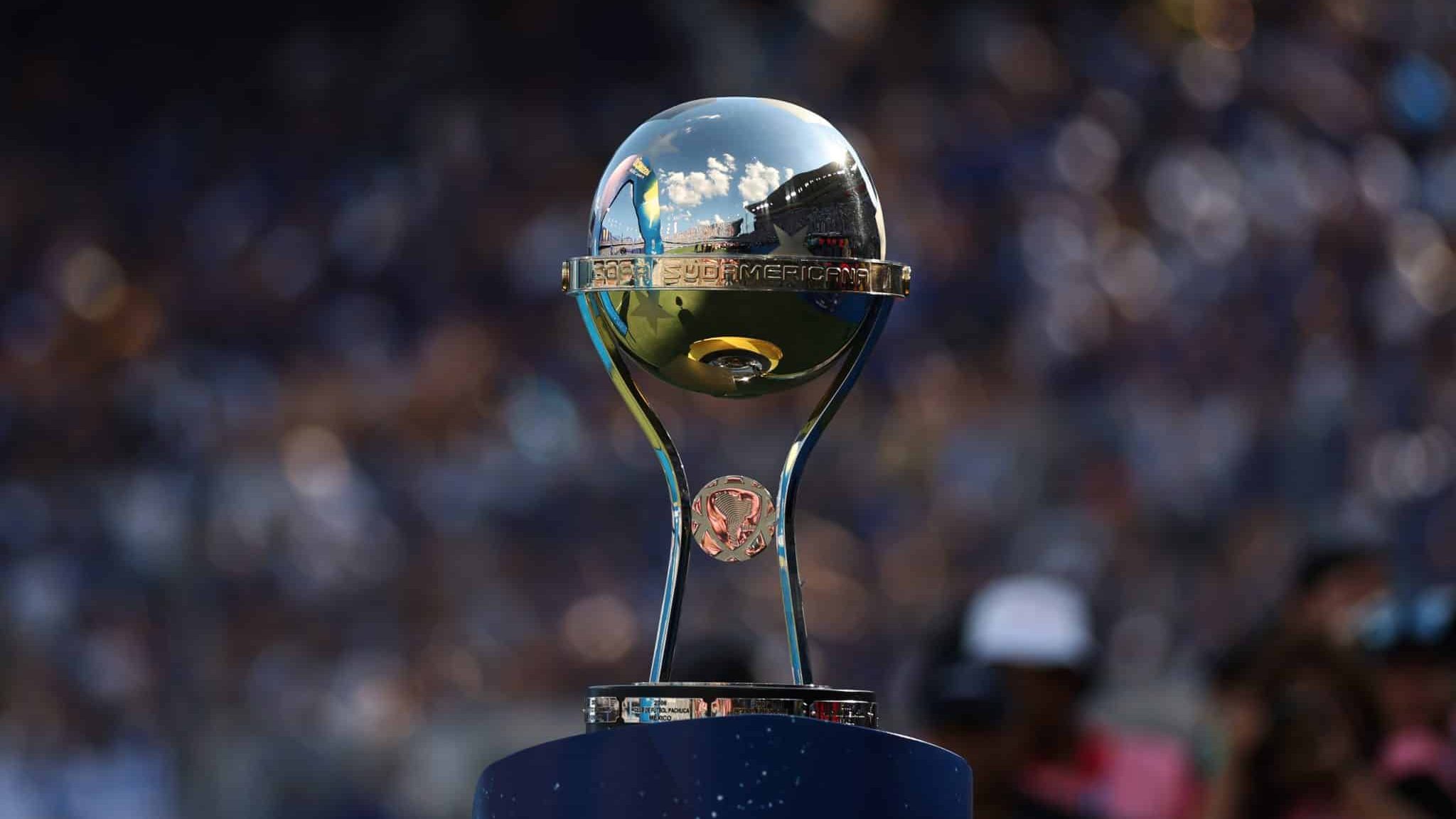 copa sul-americana trofeu