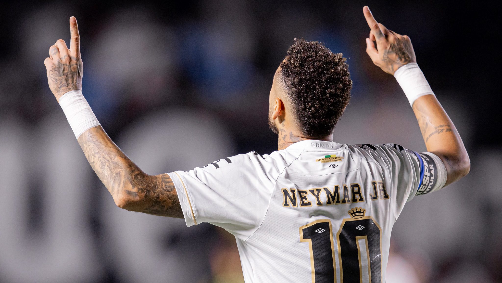 Neymar comemora gol contra o Recoleta